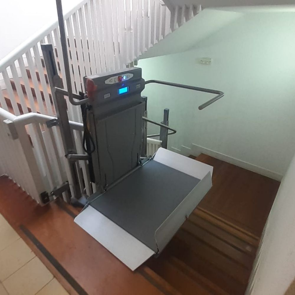 Plataforma elevadora para mejorar la accesibilidad