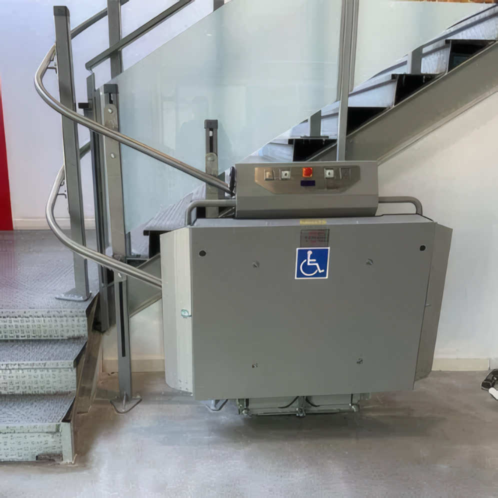 Plataforma salvaescaleras Aneto para escalera curva